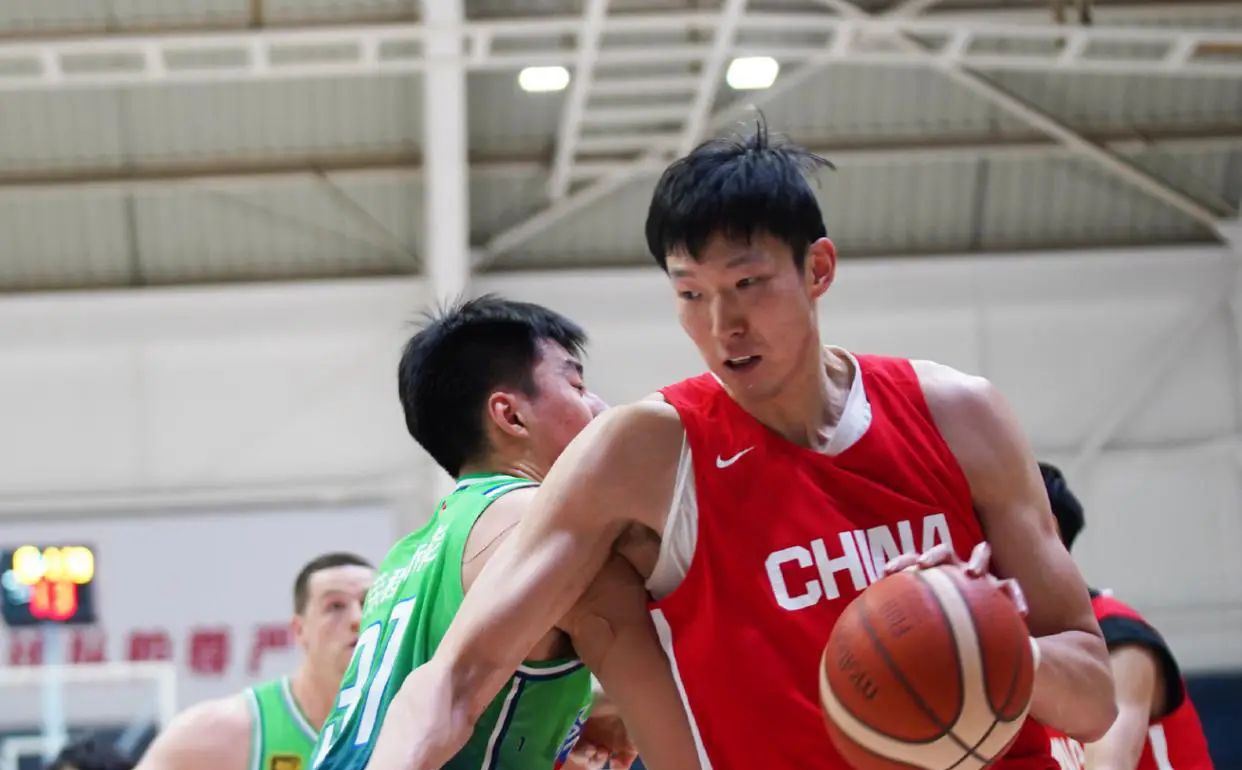 篮球职业赛季即将开始，球队备战紧张
